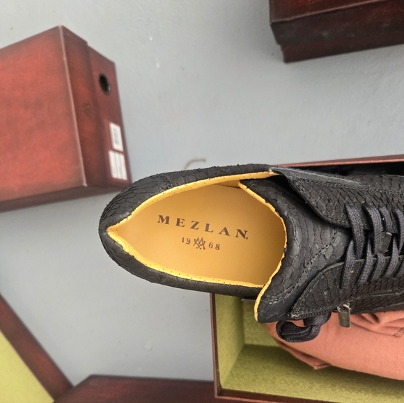 Mezlan Sneakers BNIB GORGEOUS SNEAKERS I BELIEVE THEY ARE ALLIGATORS SIZE 10 - Picture 4 of 5